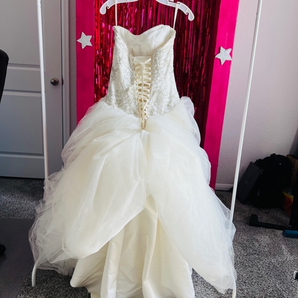 Alfred Angelo Belle Disney Fairytale Wedding dress - Picture 5 of 14